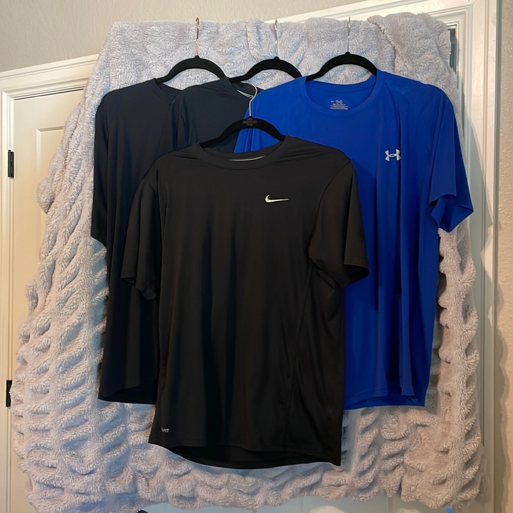 Size large Under Armor (3) Nike men’s workout shirts
